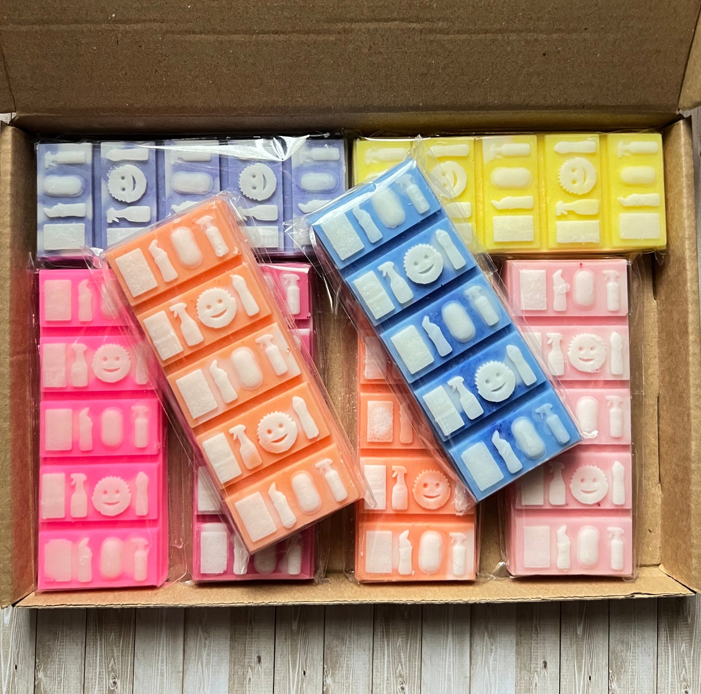 Get Hinched Shapes Bar Box